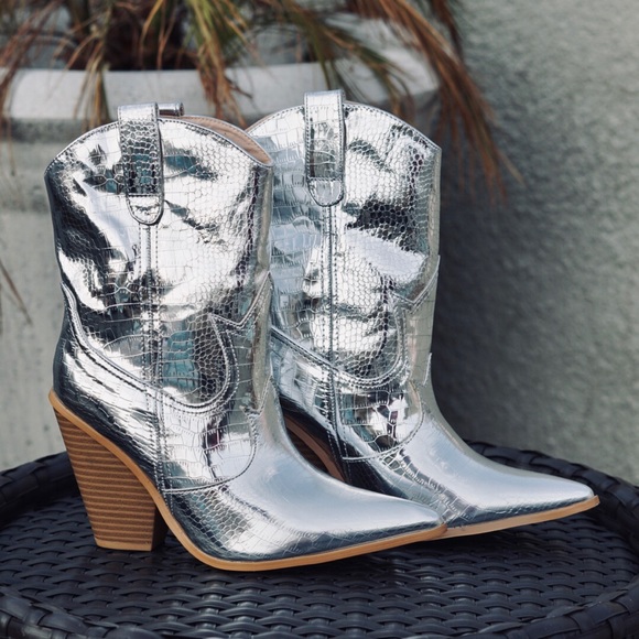 Gypsy Tale Shoes - Silver Snake Country Boho Western Cowboy Boots